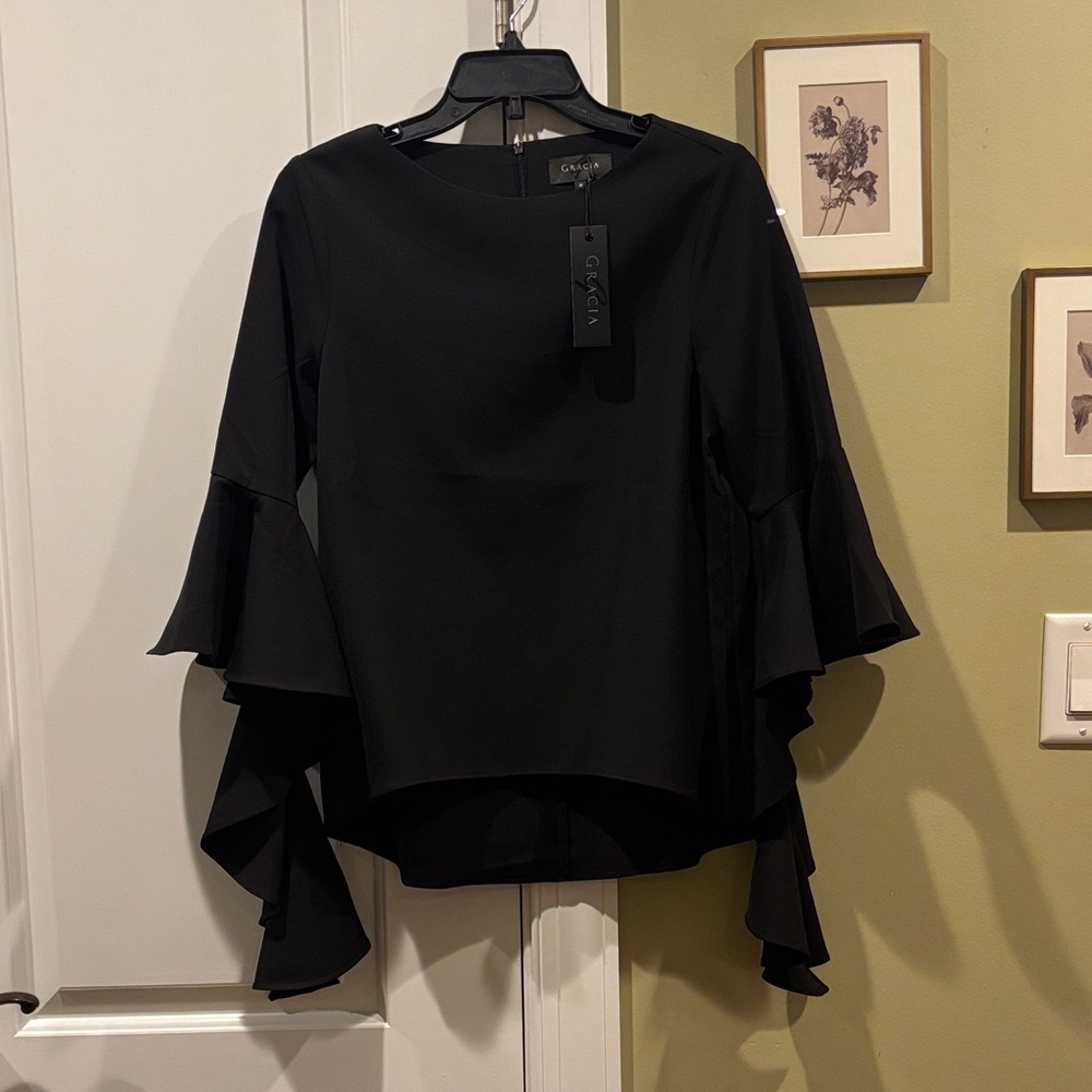 Gracia Black Ruffle Sleeve Top